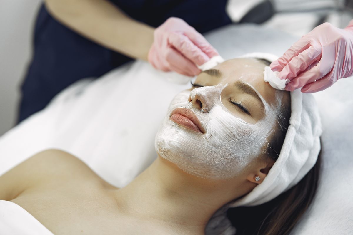 Med Spa Social Ads: 220+ Consultation Requests and Fuller Weekdays case study